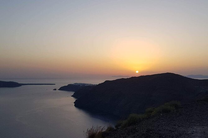 24h Luxury Santorini Transfer or Arrival or Departure one way - Price and value: why $71.48 per group can beat stress