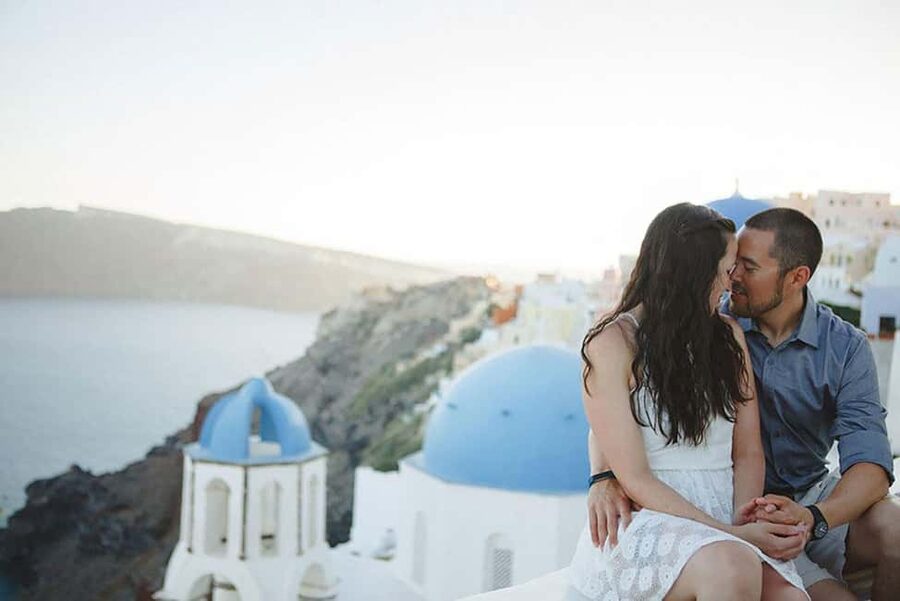 30’ Photoshoot in Oia! 30 edited photos! Effortless & Fun! - Price and value: $353 per group up to 4