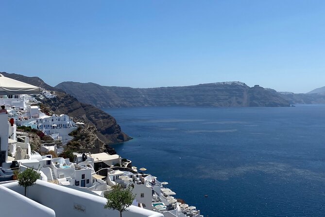 4 Hours Private Sightseeing Tour in Santorini - Pyrgos Kallistis: the island’s former capital and Venetian-era streets
