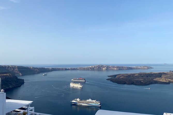 4 Hours Private Sightseeing Tour in Santorini - Meeting Emiliano and getting a calm start