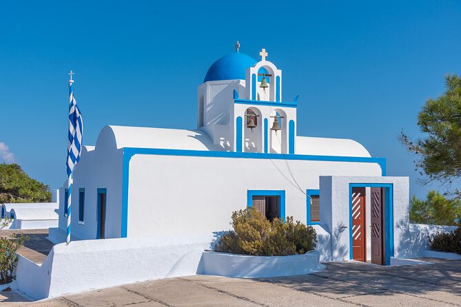 5 Hour Skip Tram Lines Cruise-Friendly Tour & Wine Experience - Oia for one hour: cobblestones, shops, and windmill views