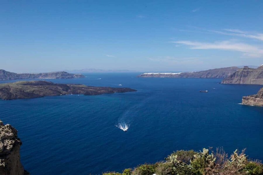 5-Hour Winter Santorini Tour - Optional winery stop: a cozy winter break for the wine-minded