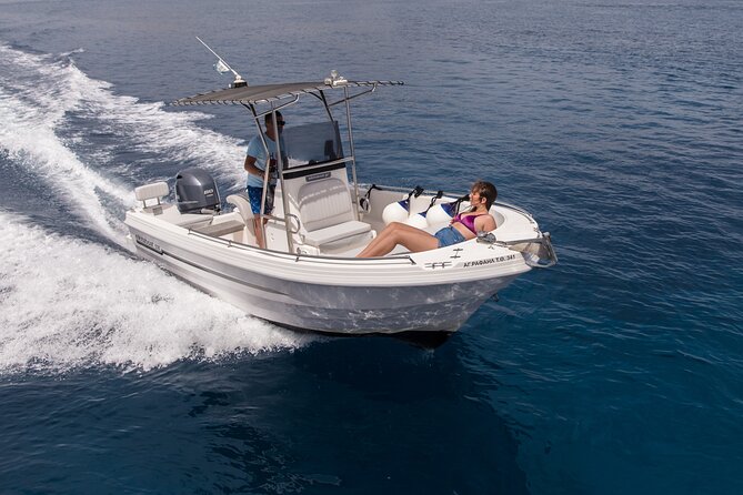 5 Hours Boat Rental in Santorini - Your 18-foot boat setup: shade, music, vests, and keeping stuff dry