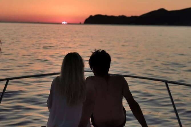 5 Hours Santorini Private Luxury Cruise with BBQ and Drinks - Weather Rules You Need to Know Before You Fall in Love With the Plan