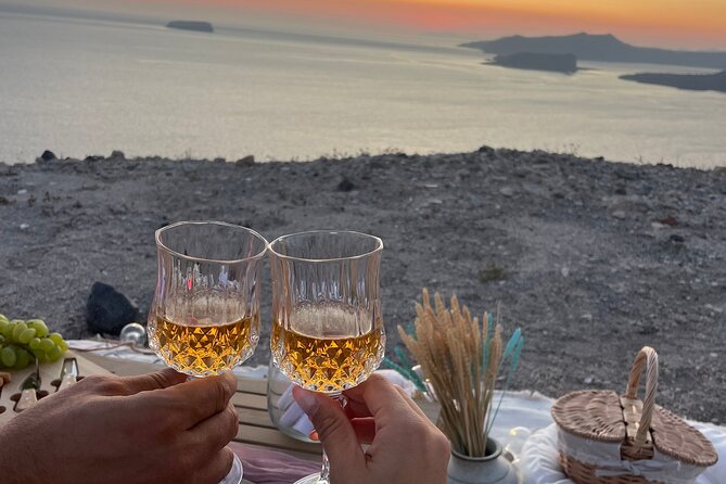 Aesthesis Sunset Picnic – Caldera View Edition - The View Setup: Volcano, Sea, and Golden Horizon in One Scene