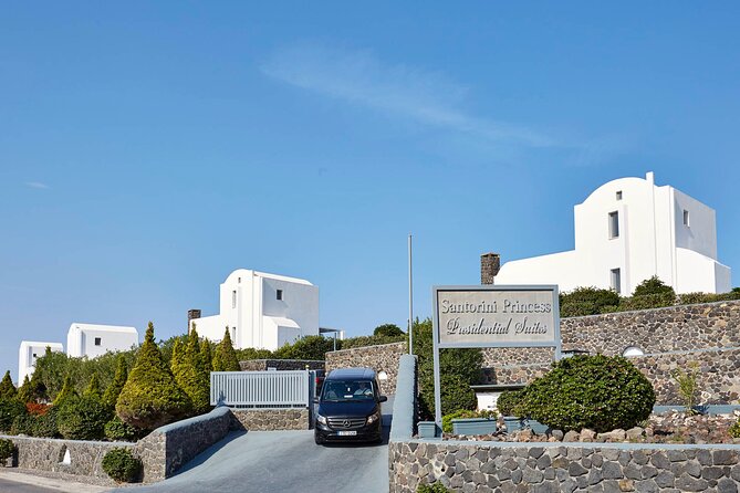 Akrotiri: Couples’ Massage with Dinner, Pool Access, wine, fruits - Dinner at the Pool Bar in Akrotiri: Set Menu, Simple Choices