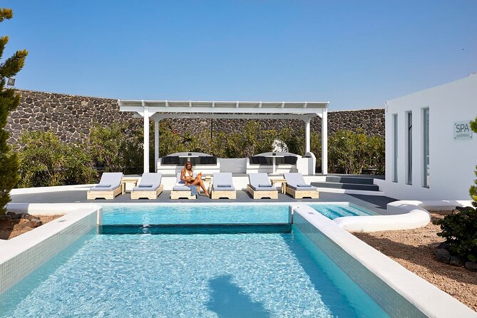 Akrotiri: Couples’ Massage with Dinner, Pool Access, wine, fruits - Service Details That Matter More Than You Think