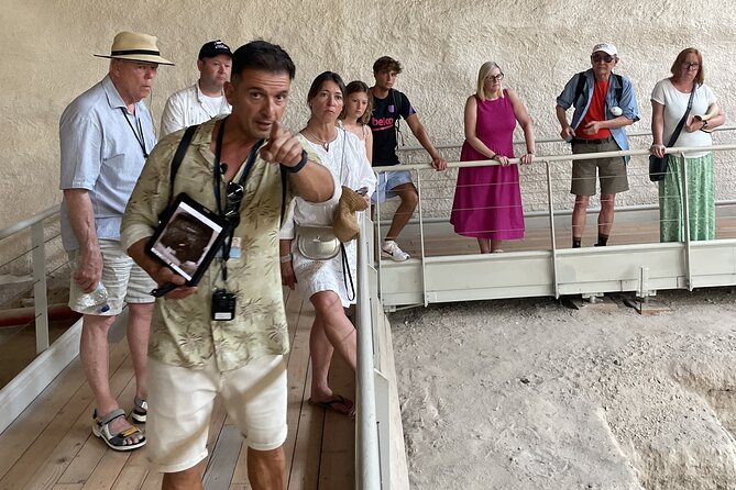 Akrotiri Private Guided Tour with an Archaeologist - Your walk through Akrotiri: what you’ll see in a short time