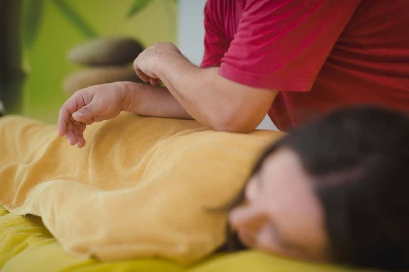 Akrotiri: Travel Recovery Aromatherapy Massages - Who this massage fits best, and who should skip it