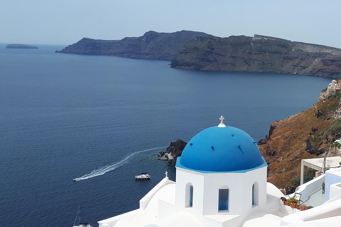 Amazing sightseeing in Santorini - Stop 1: Castelli of Pyrgos and the Feel of Santorini’s Old Capital