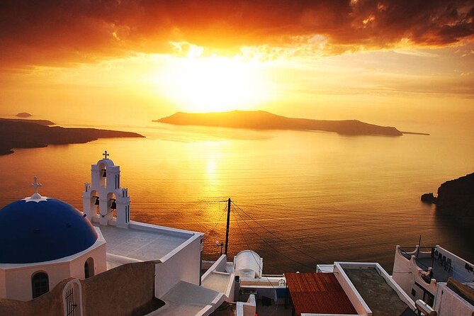 Best of Santorini in 4 Hours – Private Local Experience - The Oia hour that actually works: white streets, blue domes, caldera views