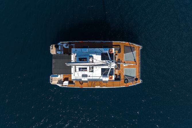 Comfort Max Catamaran Caldera Cruise with BBQ and Drinks - Why this catamaran cruise works so well from Ammoudi