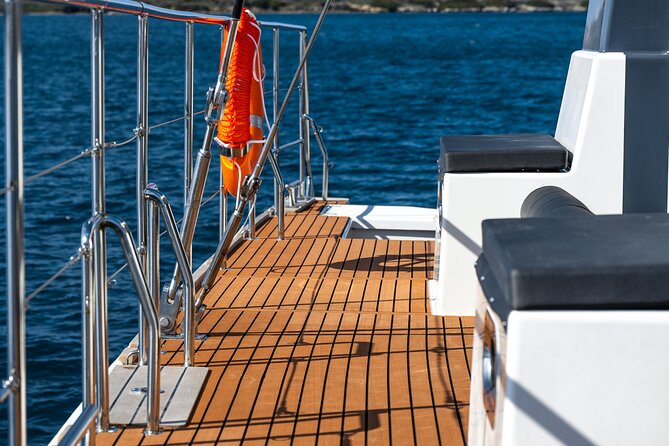 Comfort Max Catamaran Caldera Cruise with BBQ and Drinks - Indian Rock and the Venetian Lighthouse: built-in photo time