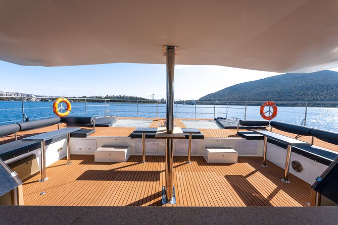Comfort Max Catamaran Caldera Cruise with BBQ and Drinks - The food and drinks are the real value move