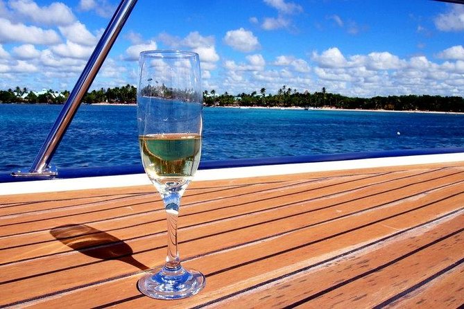Day Tour Catamaran Cruise Tahiti - Red Beach: The Famous Color, the Black Pebbles, and Sun Time