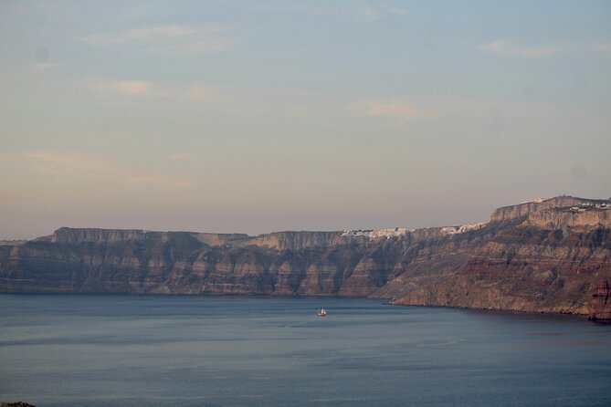 Discovering Santorini : A 3-Hour Private Highlights Tour - Private, with real comfort: timing, water, and crowd control