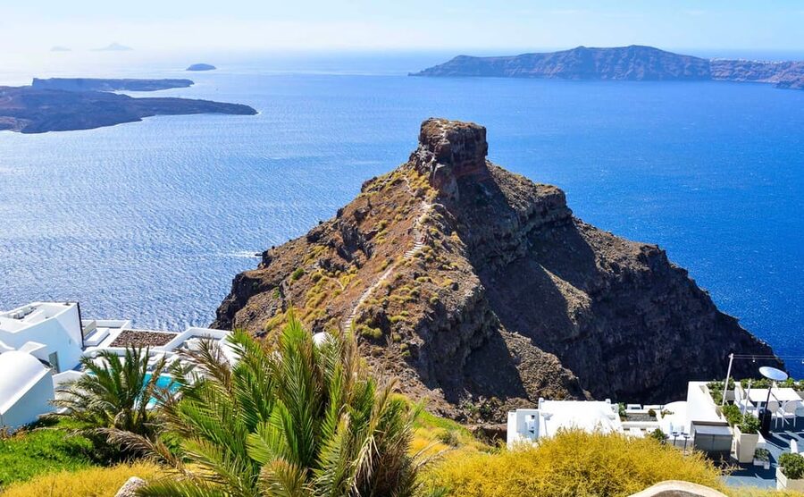 Exclusive 4-Hour Private Tour in Santorini - Red Beach: Dramatic Cliffs and a Quick but Memorable Finish