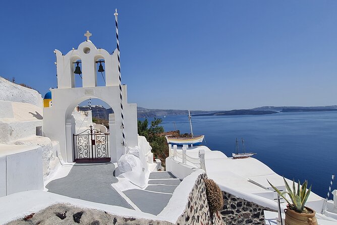 Exclusive Private Santorini Tour Fully Customizable Experience - Oia’s 2 km of caldera cliffs, plus the famous steps