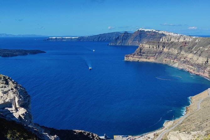 Exclusive Wine Tour in Santorini - Meeting up, timing, and how the pace feels