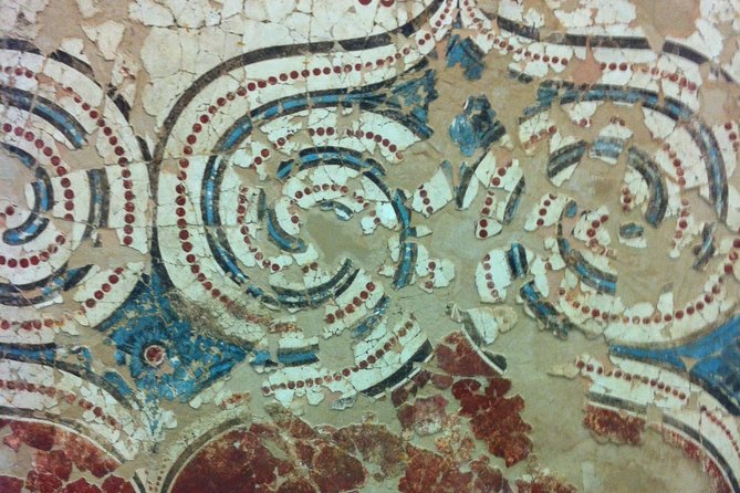 Explore Akrotiri GroupTour - Key things you will notice on this Akrotiri tour