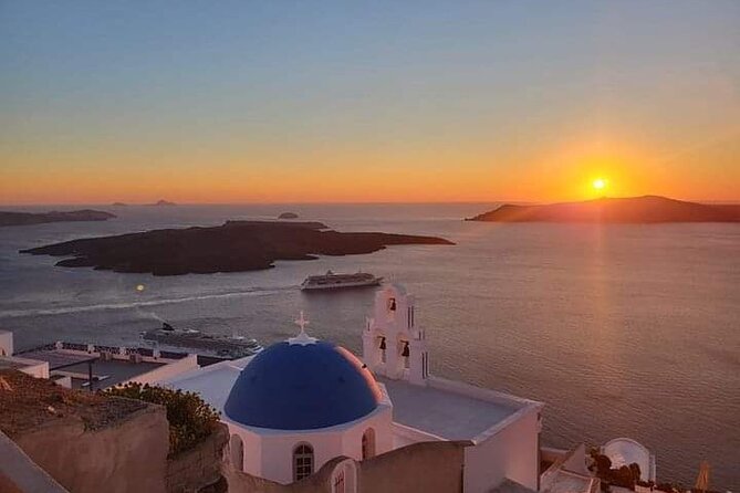 Explore Santorini in 3 hours With a Local Guide - Key things that make this 3-hour Santorini loop worth it