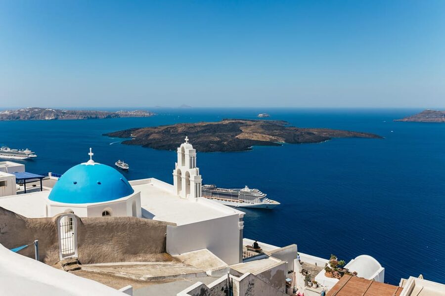 Fira: Guided Foodie Walking Tour with Tastings - Olive oil tasting: one stop that pays off later