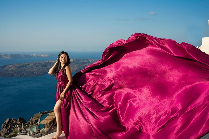 Flying Dress Photoshoot in Santorini & Video - Photo and video delivery: what you actually get after the shoot