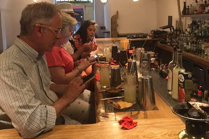 Greek Cocktail Experience in Santorini - Key things you’ll notice right away