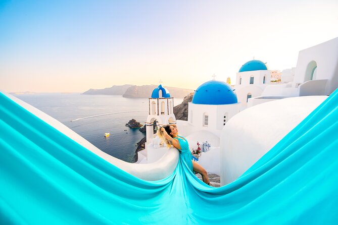 GROUP FLYING DRESS PHOTOSHOOT in Santorini - The photo route: pose help, scenic spots, and a short session that still feels full