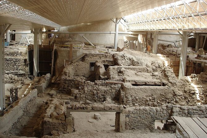 Guided Tour to the Akrotiri Archaeological Site in Santorini - The Large Multi-Room Building: Why the Layout Matters