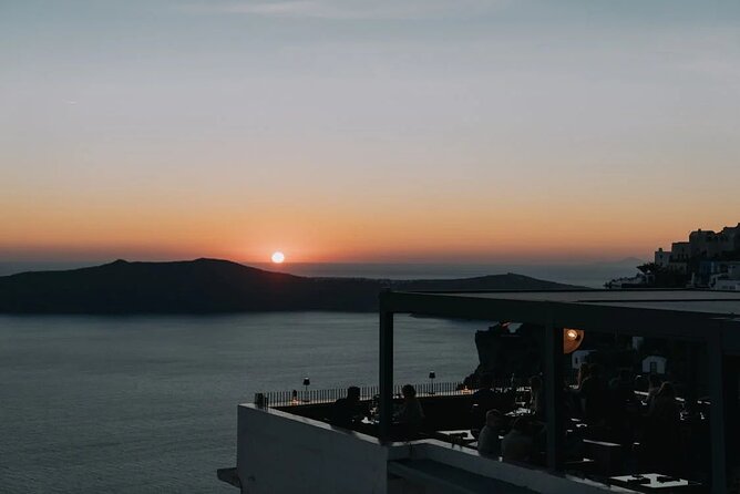 Half Day Santorini Tour with Sunset in Oia - Oia sunset with a firm 2-hour time block