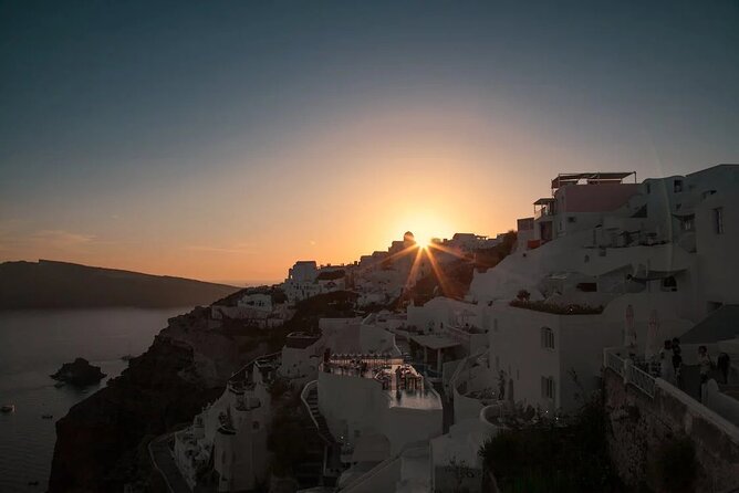 Half Day Santorini Tour with Sunset in Oia - Pickup, vehicle comfort, and how the day usually flows