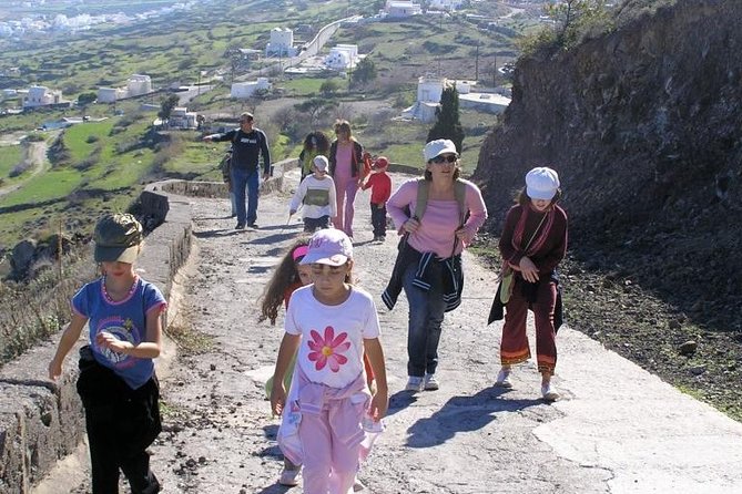 Hiking activity through the volcanic land of wonder - Stop 1: Fira to Patsouli, the View That Feels Like the Main Character
