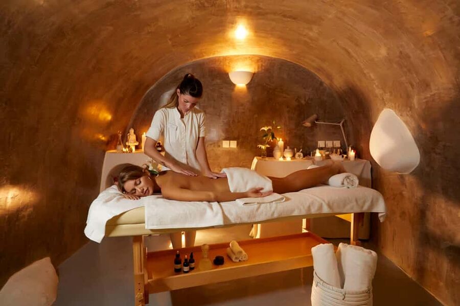 Imerovigli: Aromatherapy Couples’ Massage - Aromatherapy Essential Oil Blends, and How They Affect Your Body