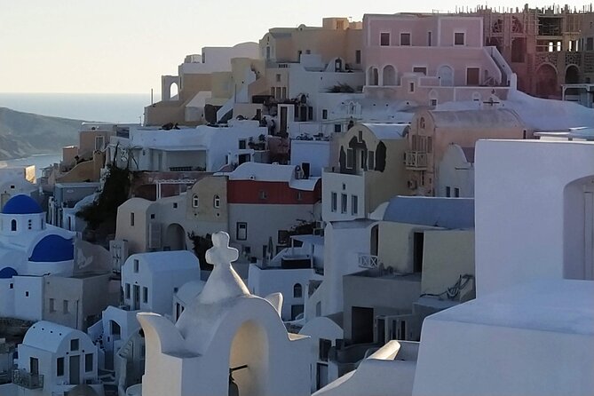 LA TRANSFER Santorini Private Services–From Airport & Port - Finding your driver fast, even when you are tired