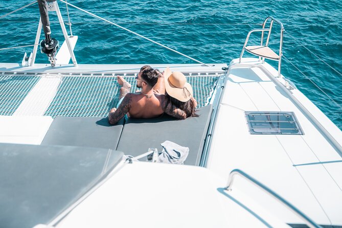 Majestic Catamaran Caldera Cruise with Snacks, Meal & Drinks - Crew, Safety, and the Small-Group Advantage on This Boat