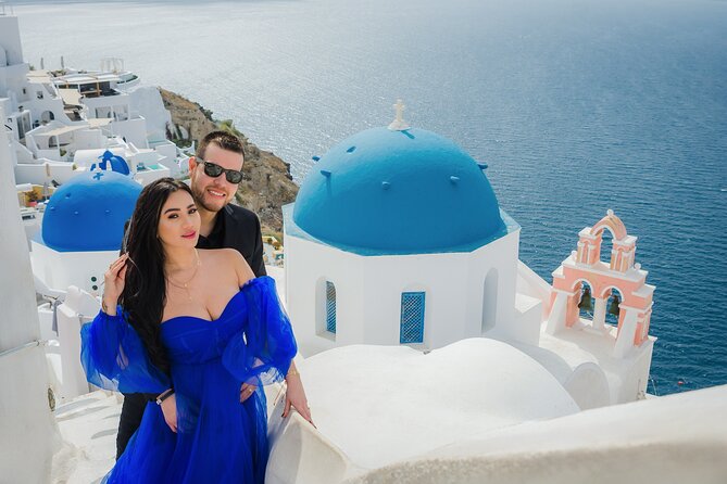 Memories of Santorini - Photoshoot in Oia - Stop 2: Oia main street photo walk, candid plus posed memories