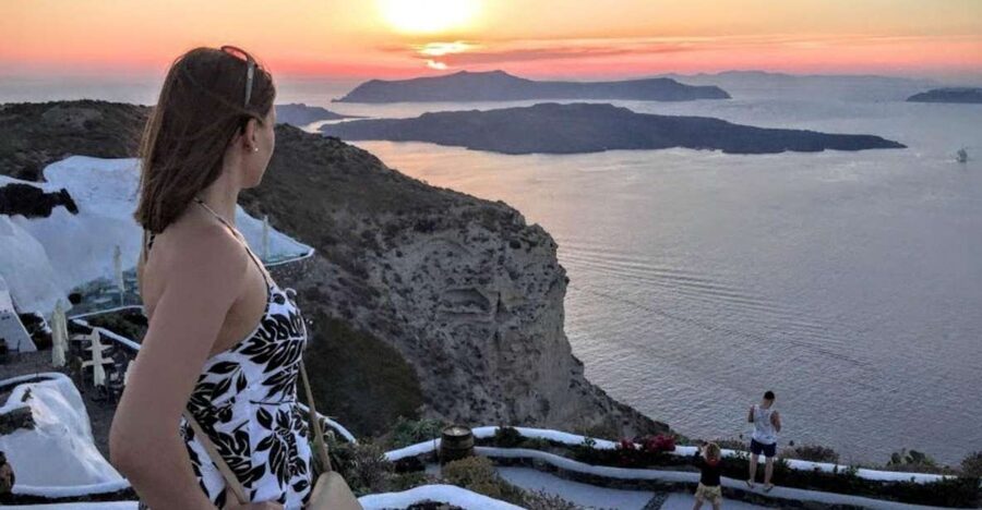 North Santorini: Private Tour with Oia Sunset by Natives - Key things to know before you go