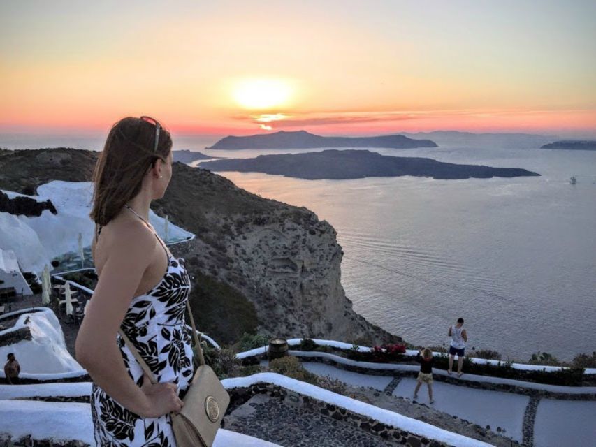North Santorini: Private Tour with Oia Sunset by Natives - Oia sunset: where the colors take over, and timing matters