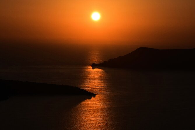 Odyssey of the Secrets of Santorini - A 3-hour Private Tour - Oia: Blue domes, boutique lanes, and 90 minutes to breathe