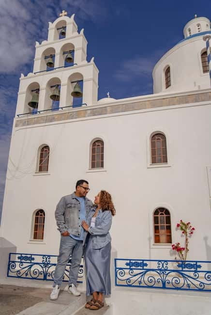 Oia: Couple Photoshoot Seprate Entrance to Blue Dome - What 30 Minutes Feels Like in Real Life