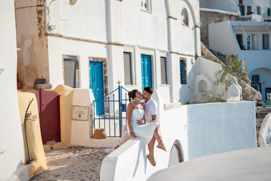 Oia: Couple photoshoot with 30 edited Photos - The shoot flow in Oia: meeting, walking, and hitting the classic angles