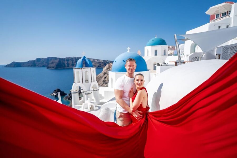 Oia: Santorini Photoshoot with Flying Dress Rental Option - Price and value: what $175 really covers