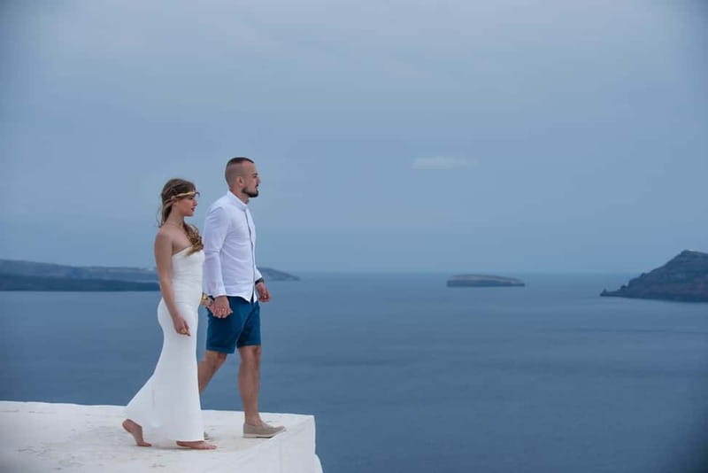 Oía: Santorini Professional Photoshoot with Edited Photos - What to bring so your session stays comfortable
