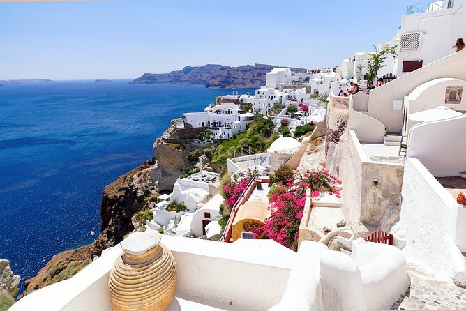 Personalized Instagram Tour of Santorini - Red Beach’s Volcanic Color in 20 Minutes