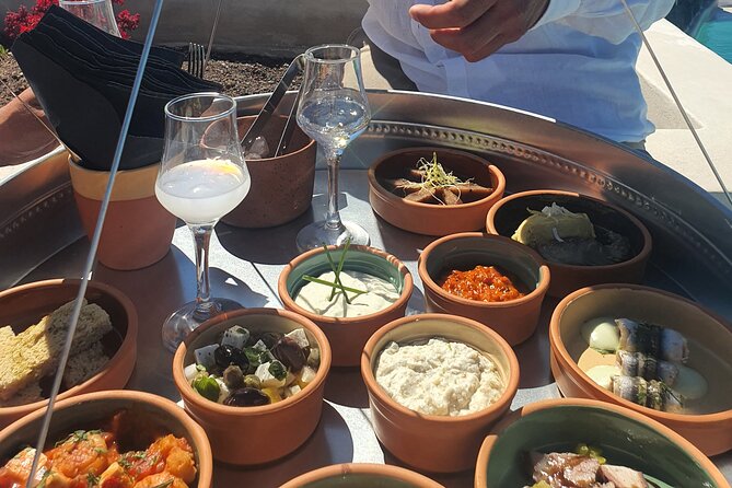 Premium Wine Tasting with Caldera Views - The practical flow: what the 1 hour 30 minutes feels like