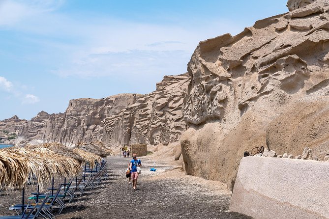 Private 2-Hour Sightseeing Tour in Santorini - The Welcome Pickups driver experience, and what to expect from them