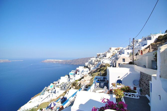 Private 2-Hour Sightseeing Tour in Santorini - Timing reality check: what 15 minutes per stop feels like