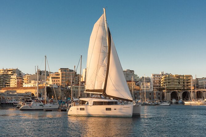 Private 5h Cruise Catamaran Santorini BBQ ,drinks, transfer - Meeting and transfers: Vlyhada marina, plus cruise-ship pickup tips