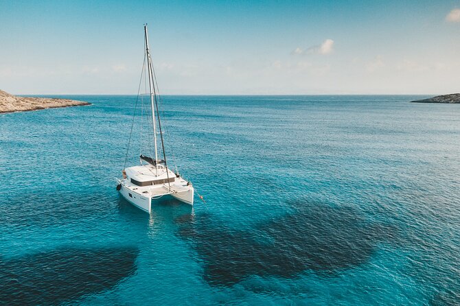 Private 5h Cruise Catamaran Santorini BBQ ,drinks, transfer - Food, drinks, and the tone on board (safety first)